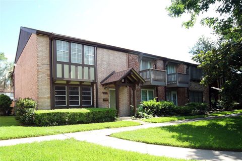 Photo of 2219 Triway Lane #240, Houston, TX 77043 (MLS # 42900997)