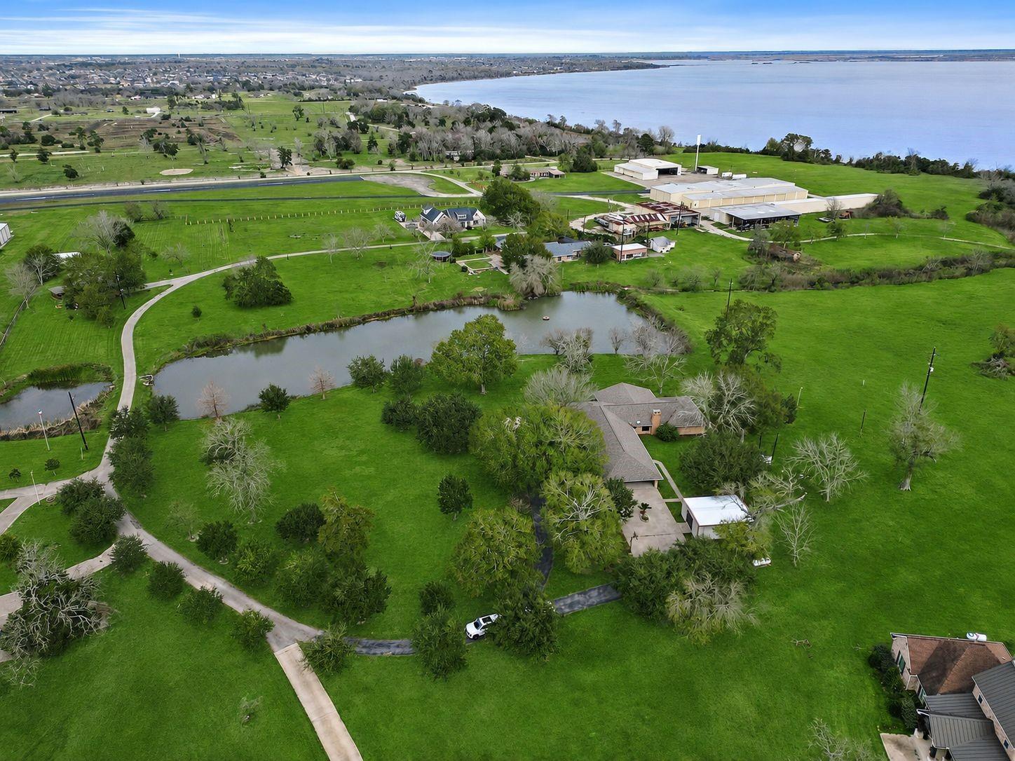 15151 Lakeview Drive