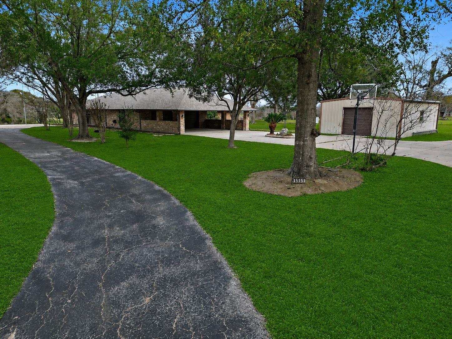 15151 Lakeview Drive
