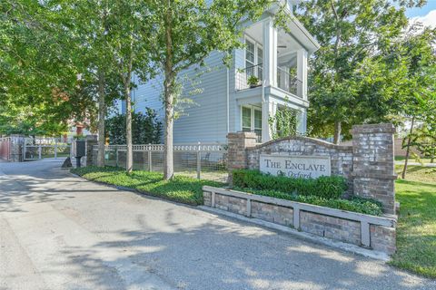 Photo of 550 Oxford Street, Houston, TX 77007 (MLS # 15423173)