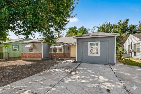 Photo of 10106 Sierra Drive, Houston, TX 77051 (MLS # 58858592)
