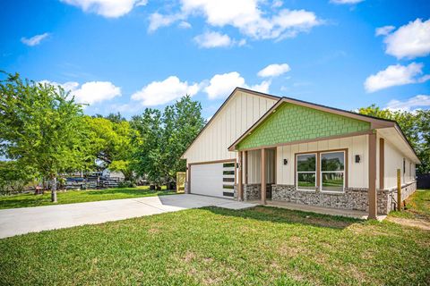 Photo of 909 Santa Anna Lane, La Porte, TX 77571 (MLS # 8913257)