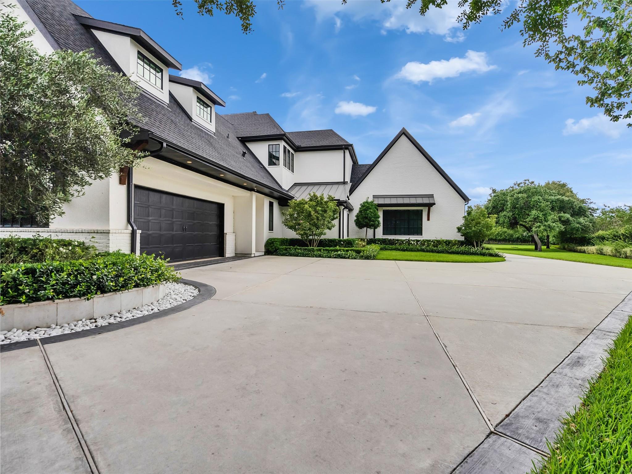 2520 San Miguel Drive