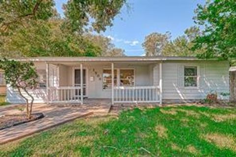 Homes For Sale - 1506 1st Avenue<br/> Texas City, TX 77590