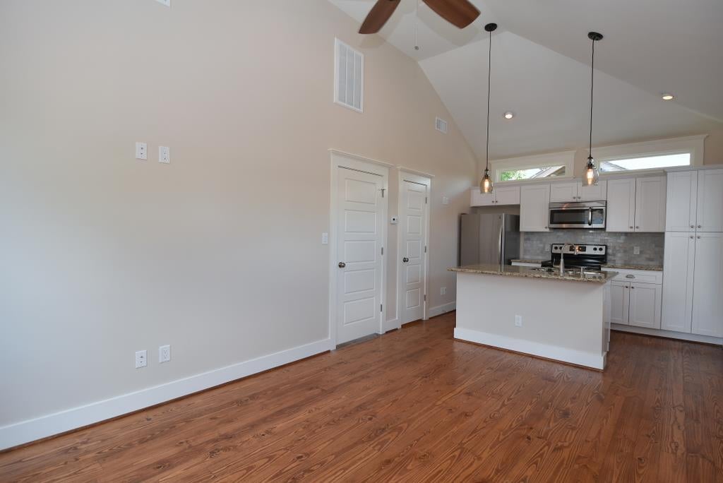 119 E 26th A