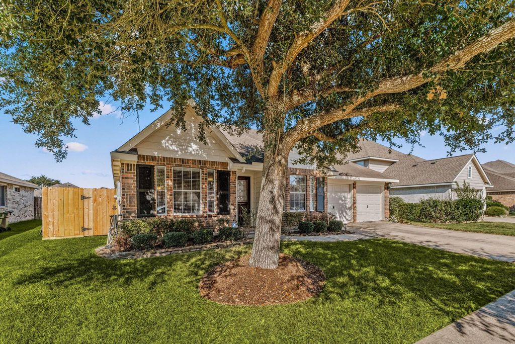Photo of 6107 Hubbell Drive, Pearland, TX 77584 (MLS # 19788513)