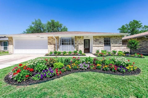 Photo of 14310 Southline Road, Sugar Land, TX 77498 (MLS # 27200082)