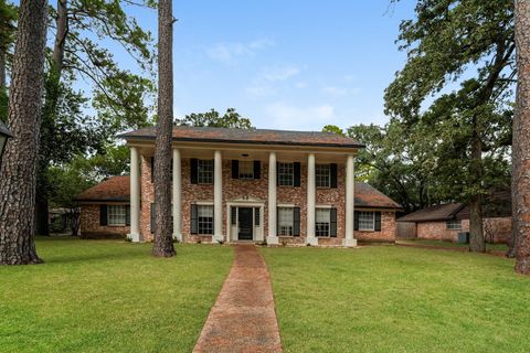 Photo of 8010 Oak Moss Drive, Spring, TX 77379 (MLS # 87856339) Photo of 8010 Oak Moss Drive, Spring, TX 77379 (MLS # 87856339)