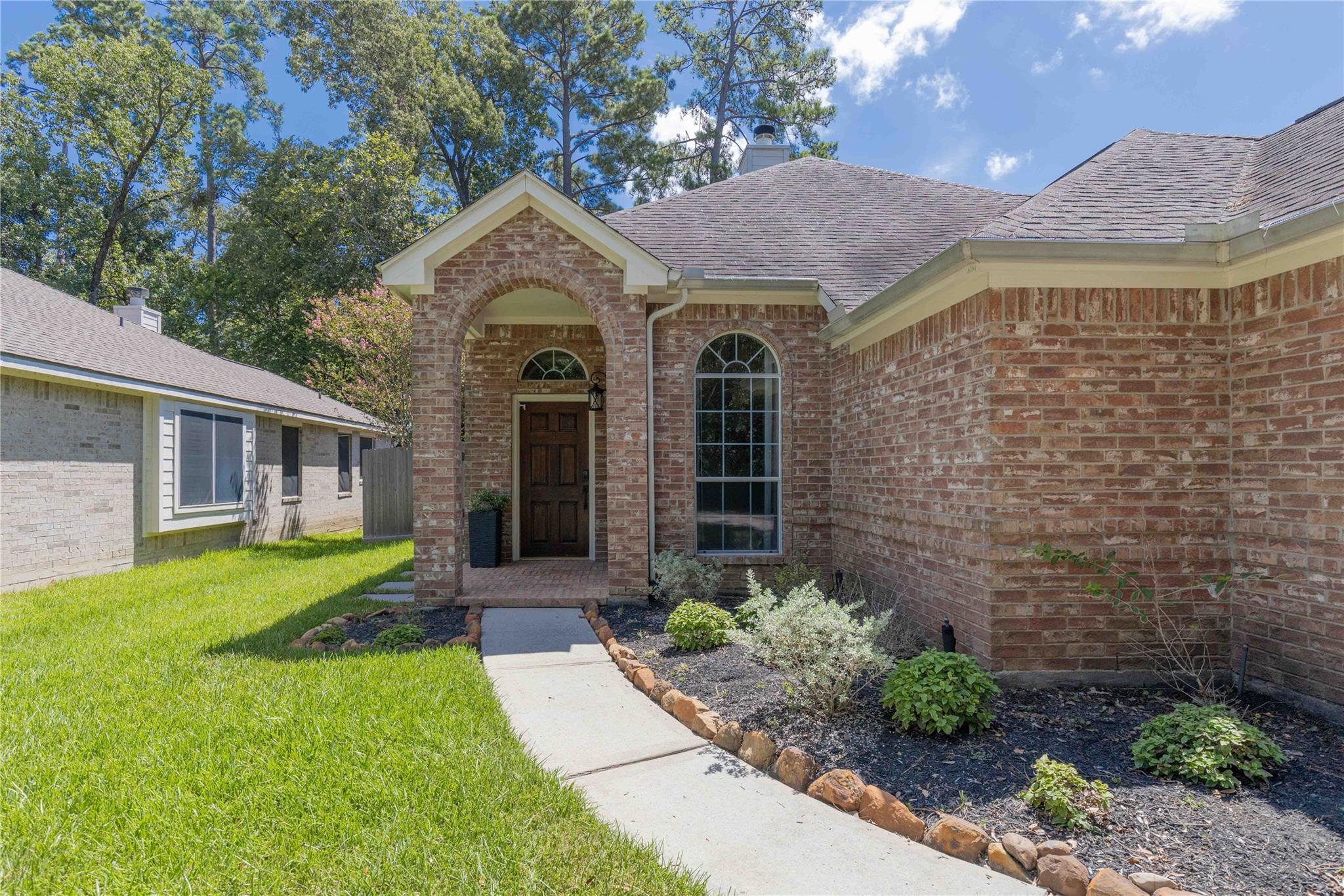 12506 Lakeview Drive