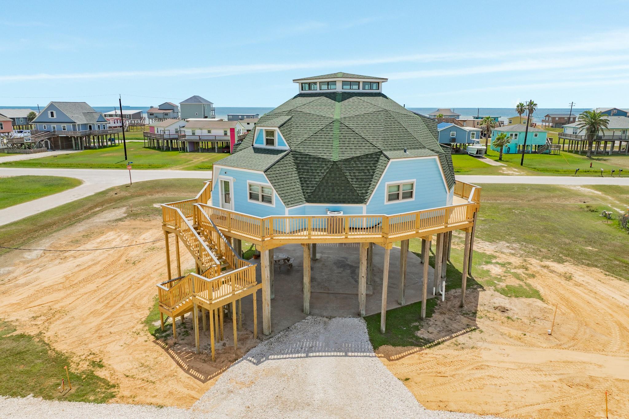 810 Surf Drive