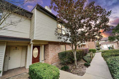 Photo of 2588 Bering Drive, Houston, TX 77057 (MLS # 14041335)