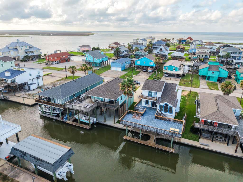 Photo of 313 Schooner Drive, Freeport, TX 77541 (MLS # 22601786)