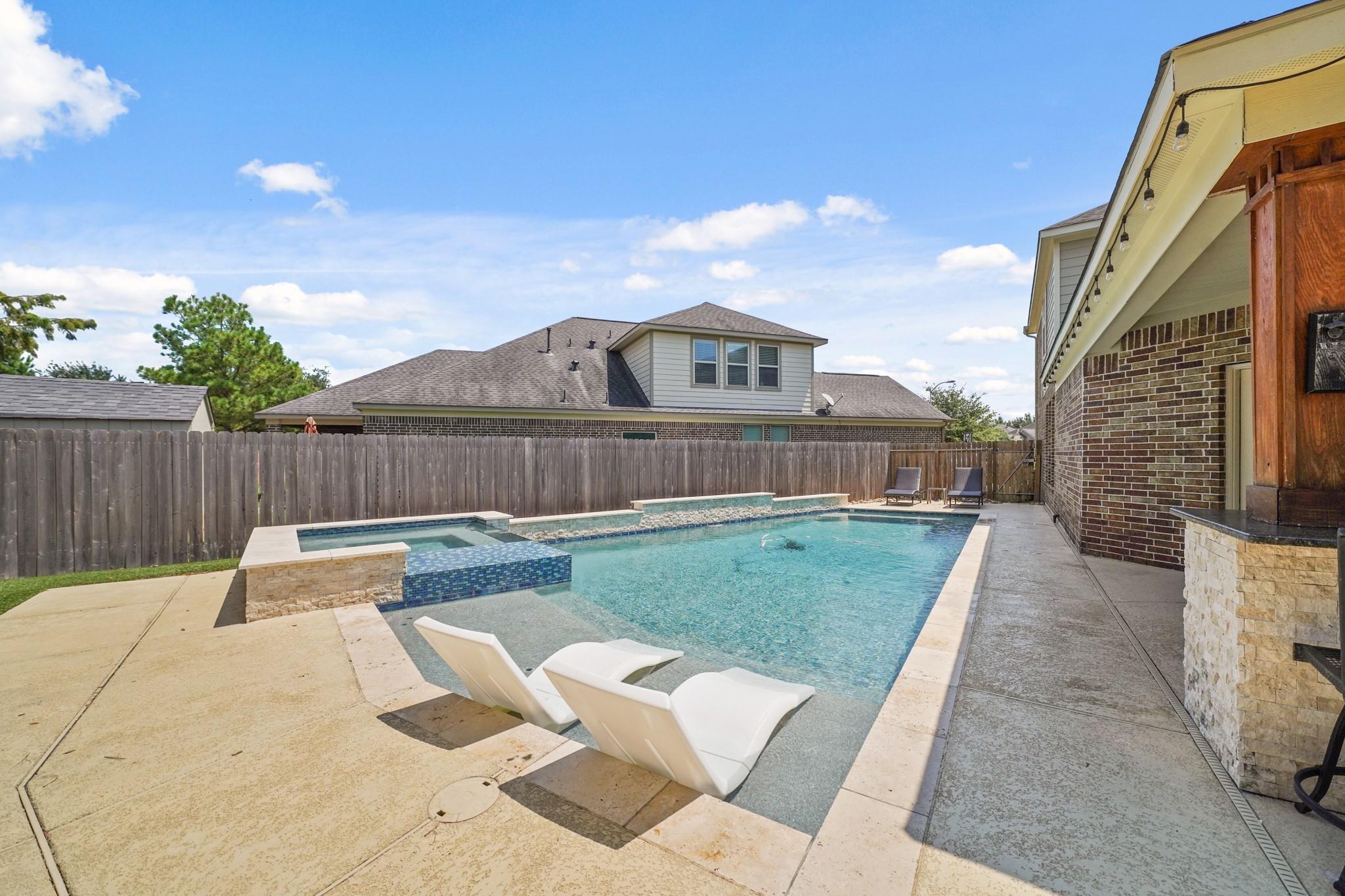14802 Russet Bend