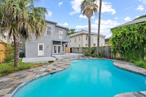 Photo of 220 Marshall Street, Houston, TX 77006 (MLS # 28409158)
