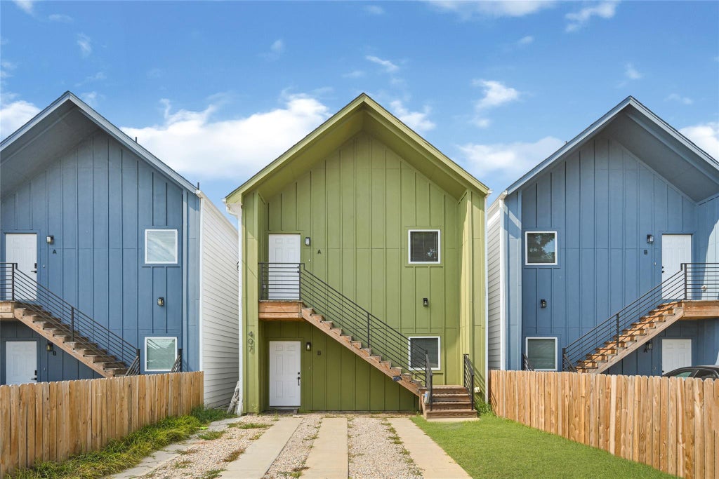 Photo of 409 Calloway St St #A, Houston, TX 77029 (MLS # 41055990)