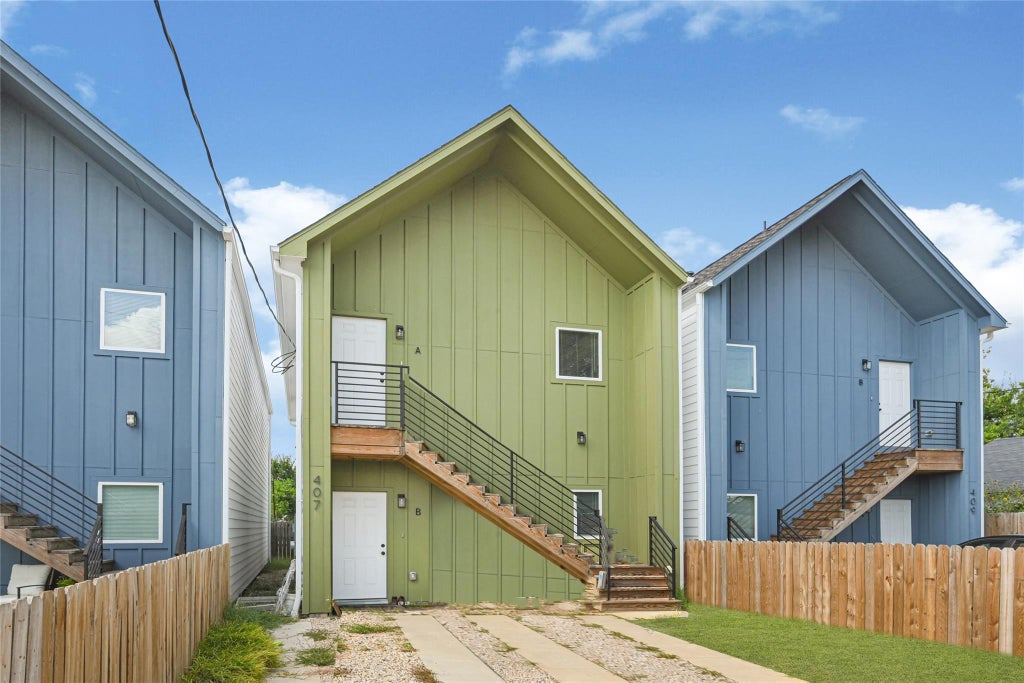 Photo of 409 Calloway St St #A, Houston, TX 77029 (MLS # 41055990)