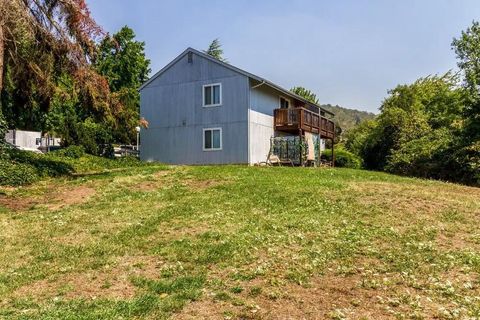 Photo of 721 Se Meadowlark St Ave, Other, OR 97457 (MLS # 80509346)