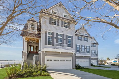 Townhouse For Sale - 2443 Lakewood Pointe Dr<br/> Seabrook, TX 77586