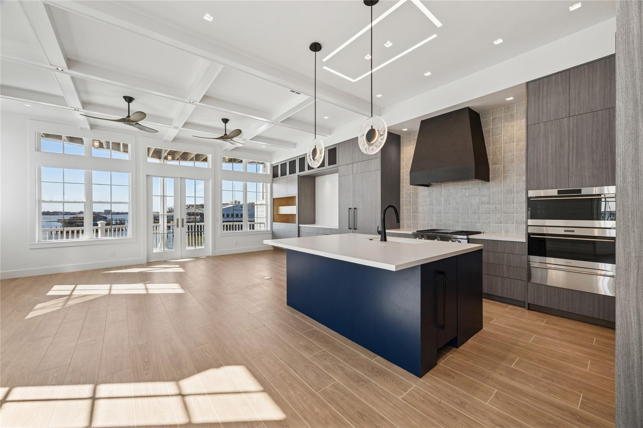 2443 Lakewood Pointe