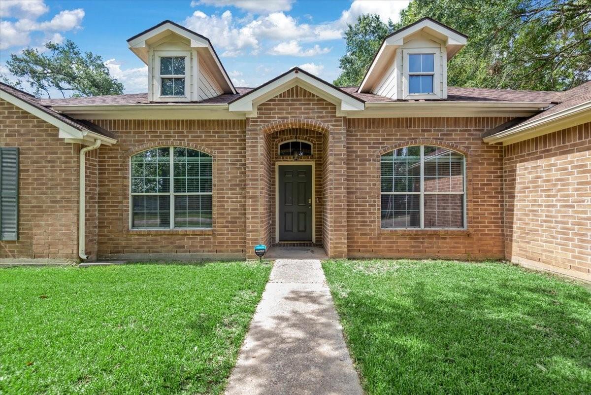 6610 Woodland Oaks