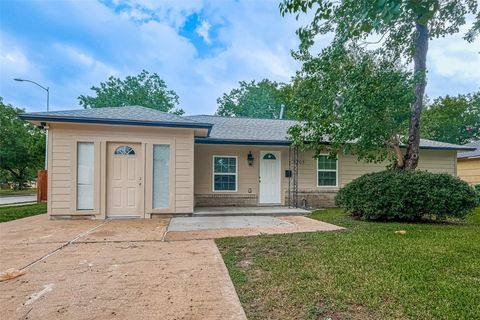 Photo of 5703 Belmark Street, Houston, TX 77033 (MLS # 10153202)