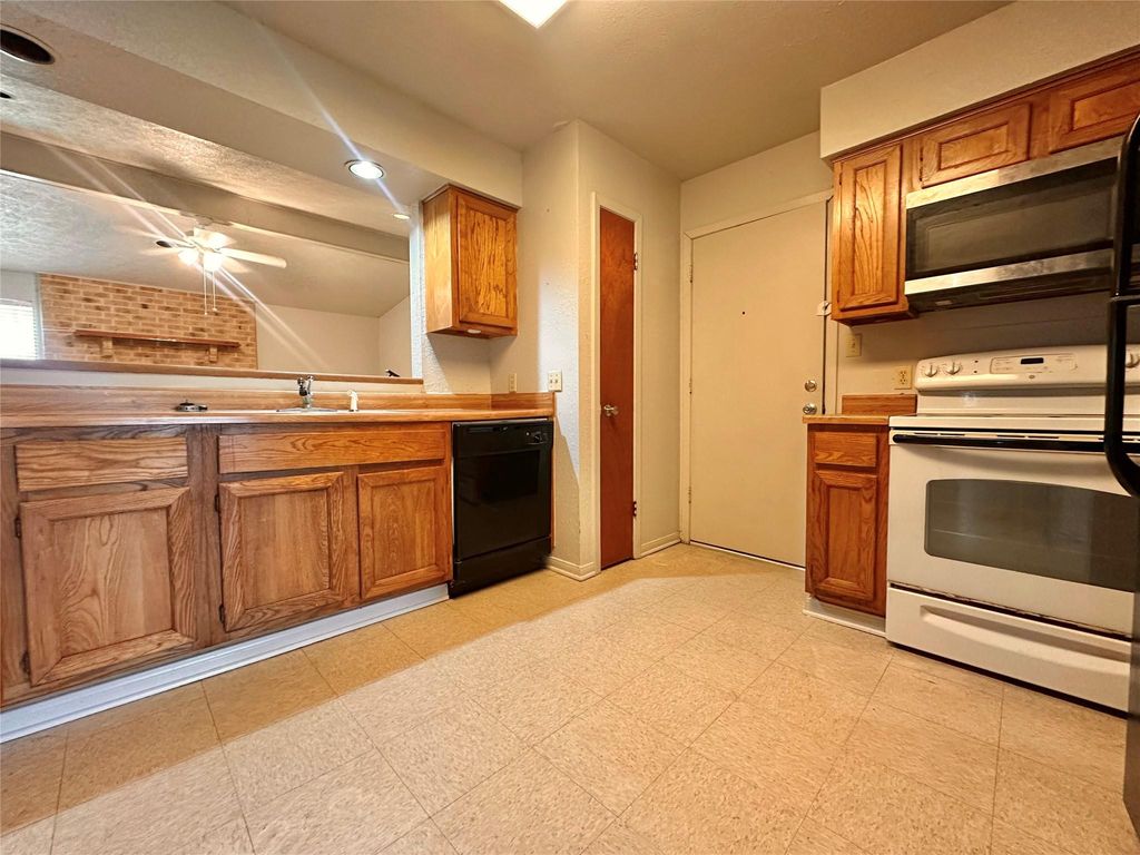 Photo of 1822 Willow Bend, Wharton, TX 77488 (MLS # 42104208)