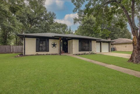 Photo of 1121 Timberglen Drive, Livingston, TX 77351 (MLS # 54142356)