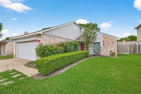 Photo of 6510 Paso Del Sol Drive, Houston, TX 77083 (MLS # 54160498)