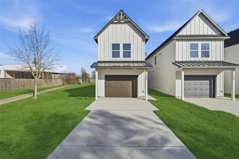 530 N 4th Street La Porte TX 77571