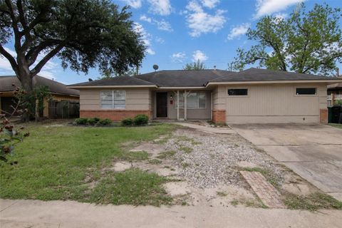 Photo of 7941 Longridge Drive, Houston, TX 77055 (MLS # 62007115)