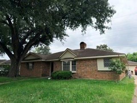 Photo of 7118 Redding Road, Houston, TX 77036 (MLS # 49861767)