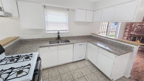 Tiny photo for 12803 Sandrock Drive, Houston, TX 77048 (MLS # 62236053)