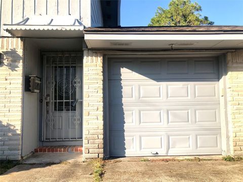 Photo of 6310 S Briar Bayou Drive, Houston, TX 77072 (MLS # 36324454)