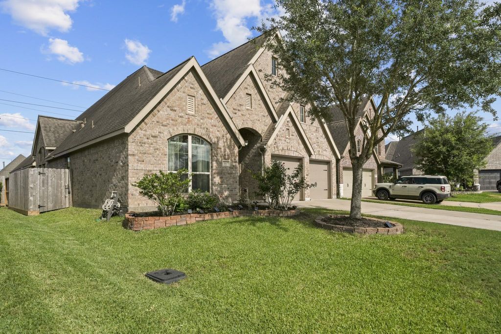 Photo of 2917 Parkstone Field Lane, Pearland, TX 77584 (MLS # 70181770)