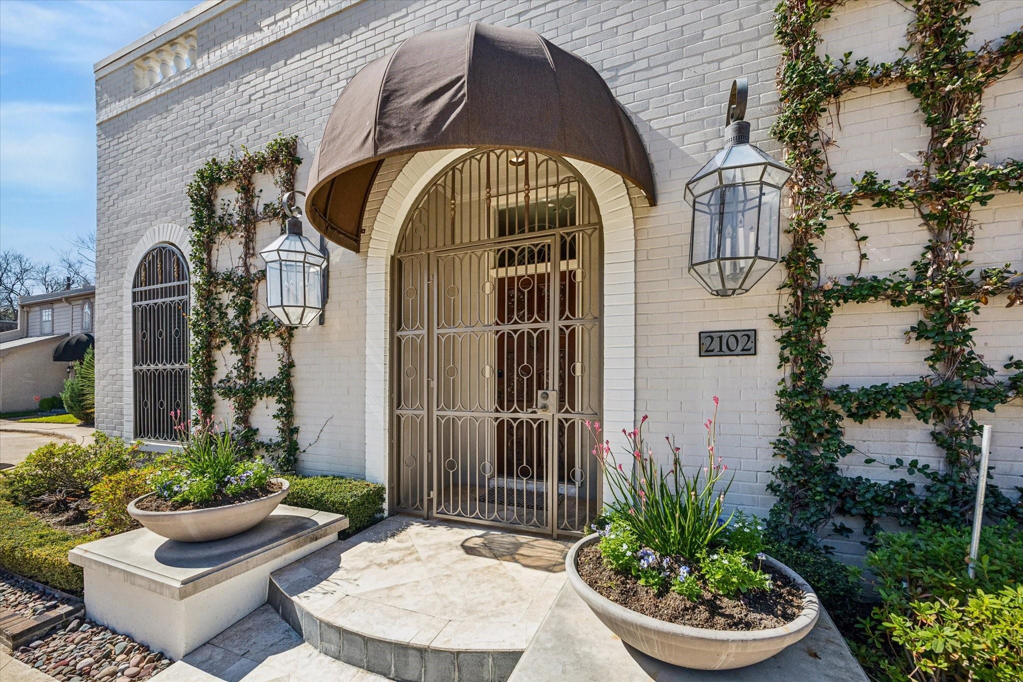 2102 Canongate Drive