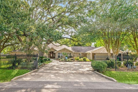 Photo of 3519 Singleton Road, Baytown, TX 77521 (MLS # 9282620)