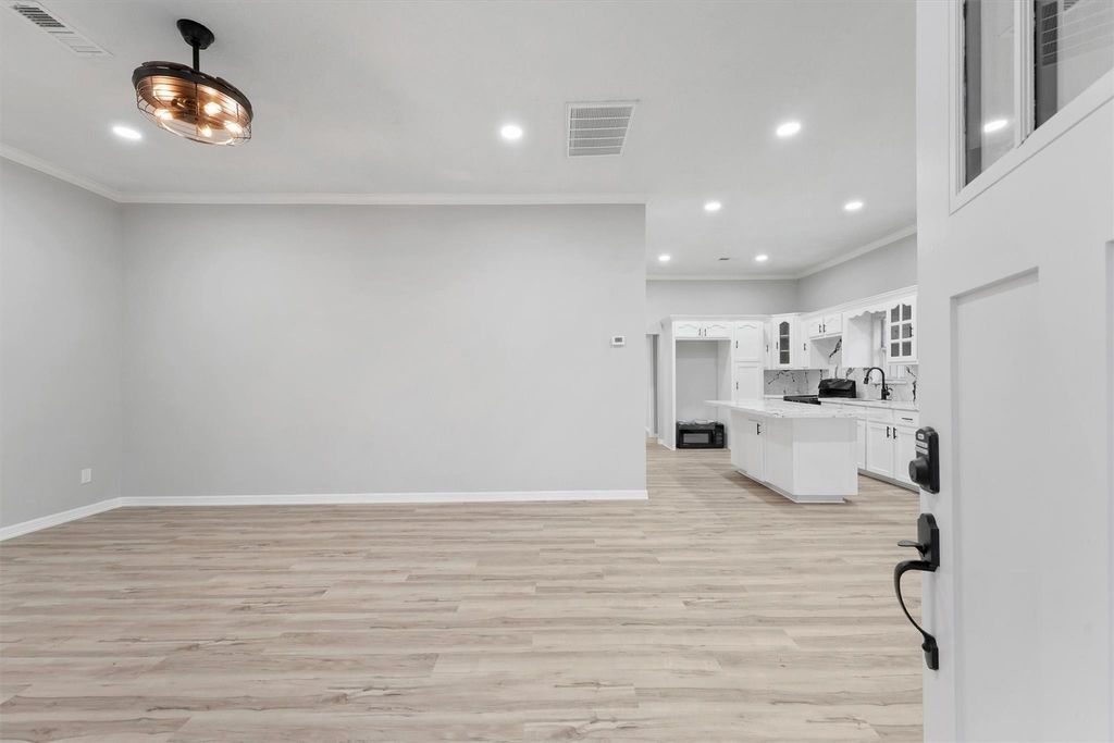 Photo of 7912 Cypress Street, Houston, TX 77012 (MLS # 32290797)