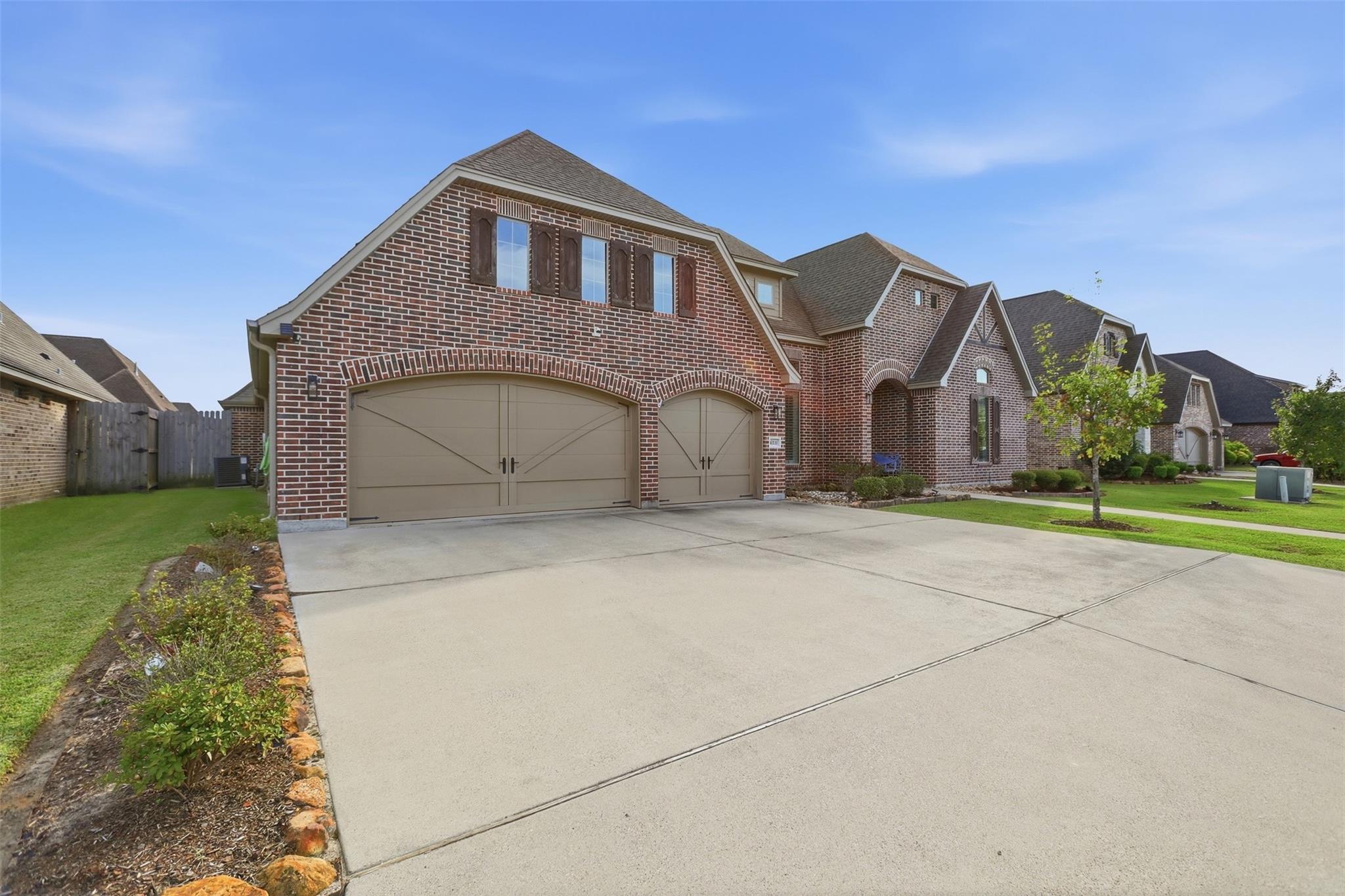 6531 Merrick Lane