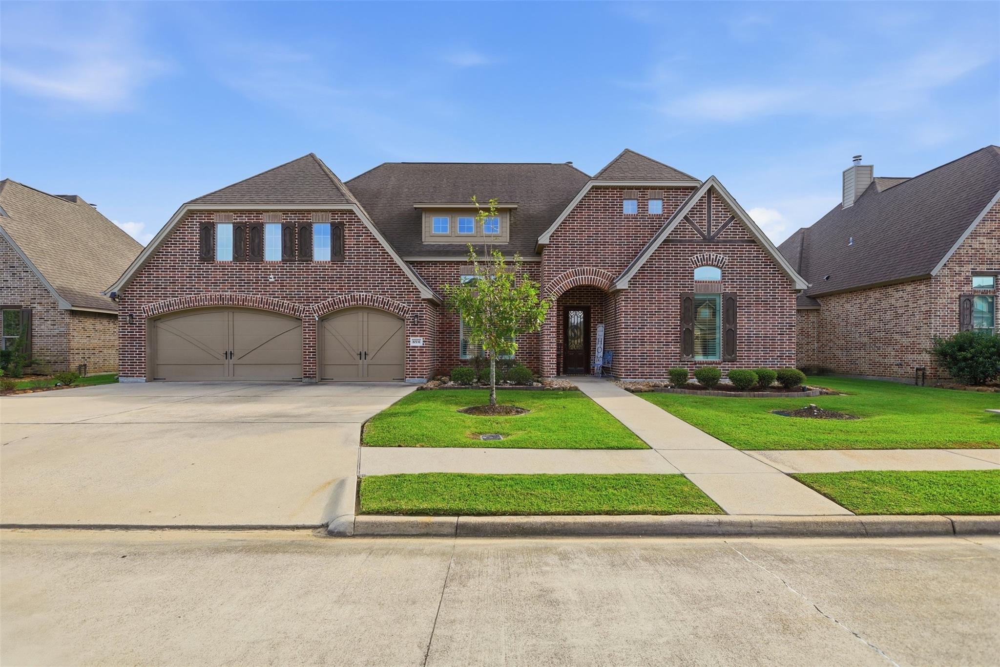 6531 Merrick Lane