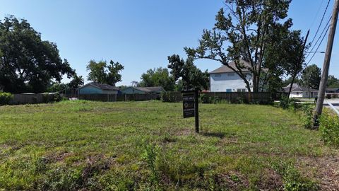 Photo of 2441 Garapan Street, Houston, TX 77091 (MLS # 41233674)