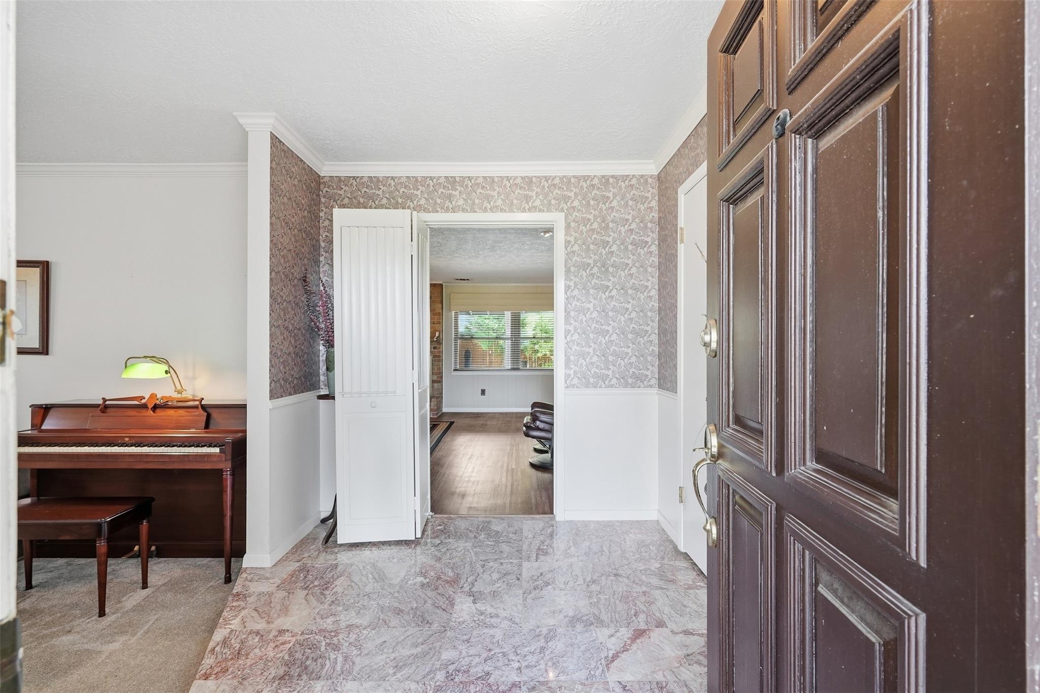 3903 Ecuador Drive