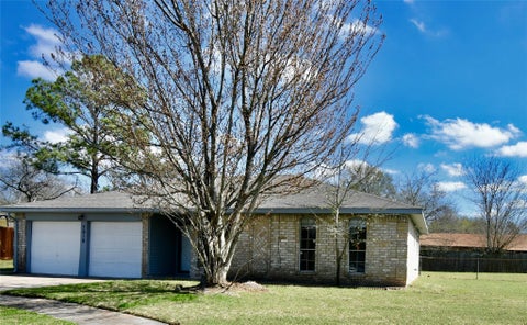 Photo of 7918 Bunker Wood Lane, Houston, TX 77086 (MLS # 42462453)