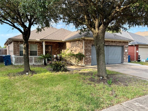 Photo of 6611 Morningsage Lane, Houston, TX 77088 (MLS # 88817355)