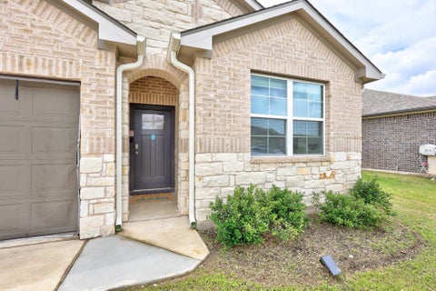 Photo of 713 Iron Bridge Road, Georgetown, TX 78626 (MLS # 18095202)