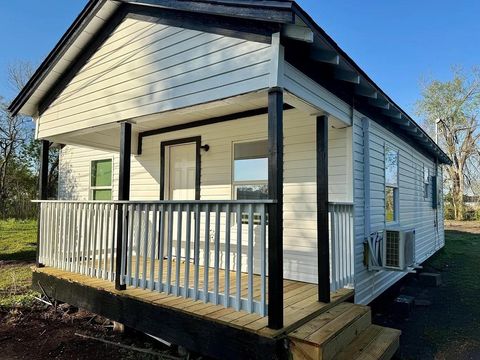 Photo of 1704 Dalhart Street, Dayton, TX 77535 (MLS # 24871853)