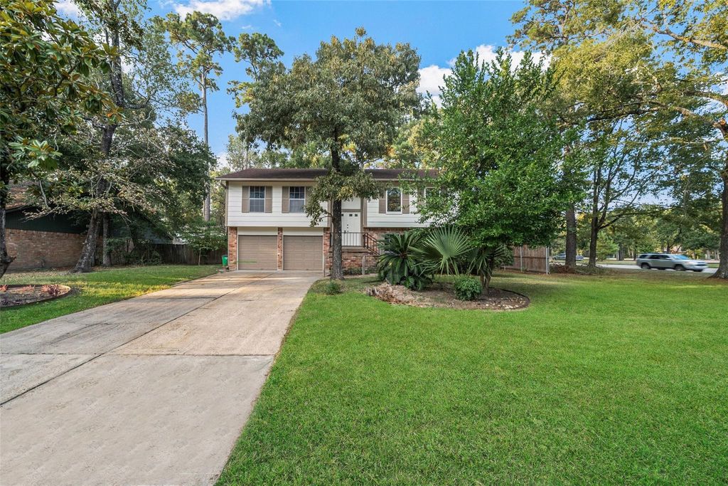Photo of 2247 Oak Shores Drive, Houston, TX 77339 (MLS # 13322419)