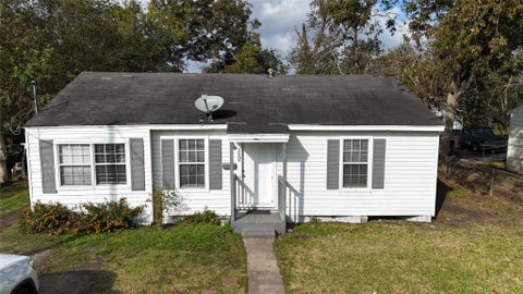 Photo of 5237 Carmen Street, Houston, TX 77033 (MLS # 95473785)