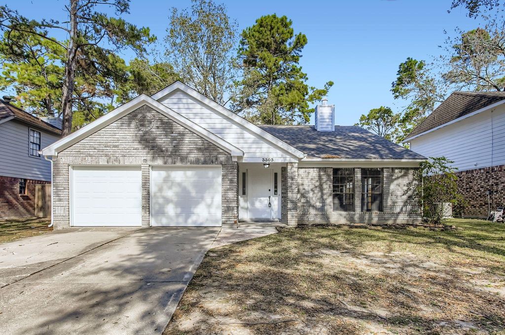 Photo of 3303 Creek Shadows Drive, Houston, TX 77339 (MLS # 98052125)