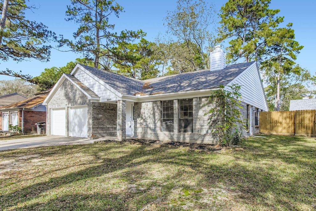 Photo of 3303 Creek Shadows Drive, Houston, TX 77339 (MLS # 98052125)