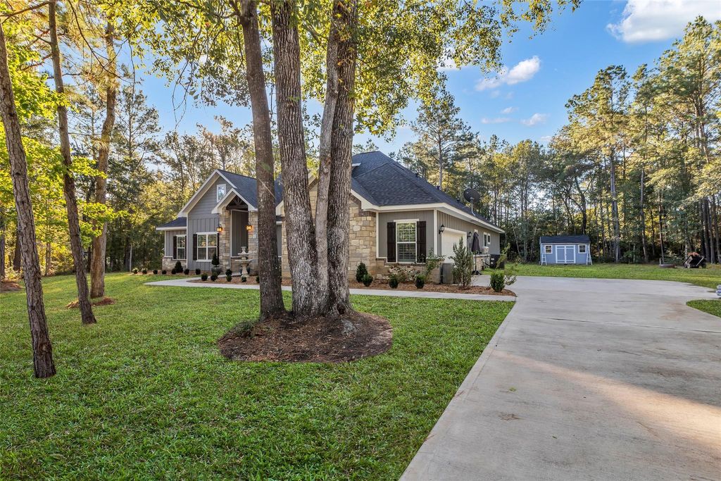 Photo of 8702 Bronco Lane, Waller, TX 77484 (MLS # 79216456)